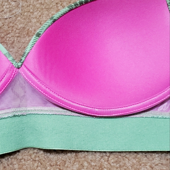 Victoria Secret Bra - Picture 3 of 4